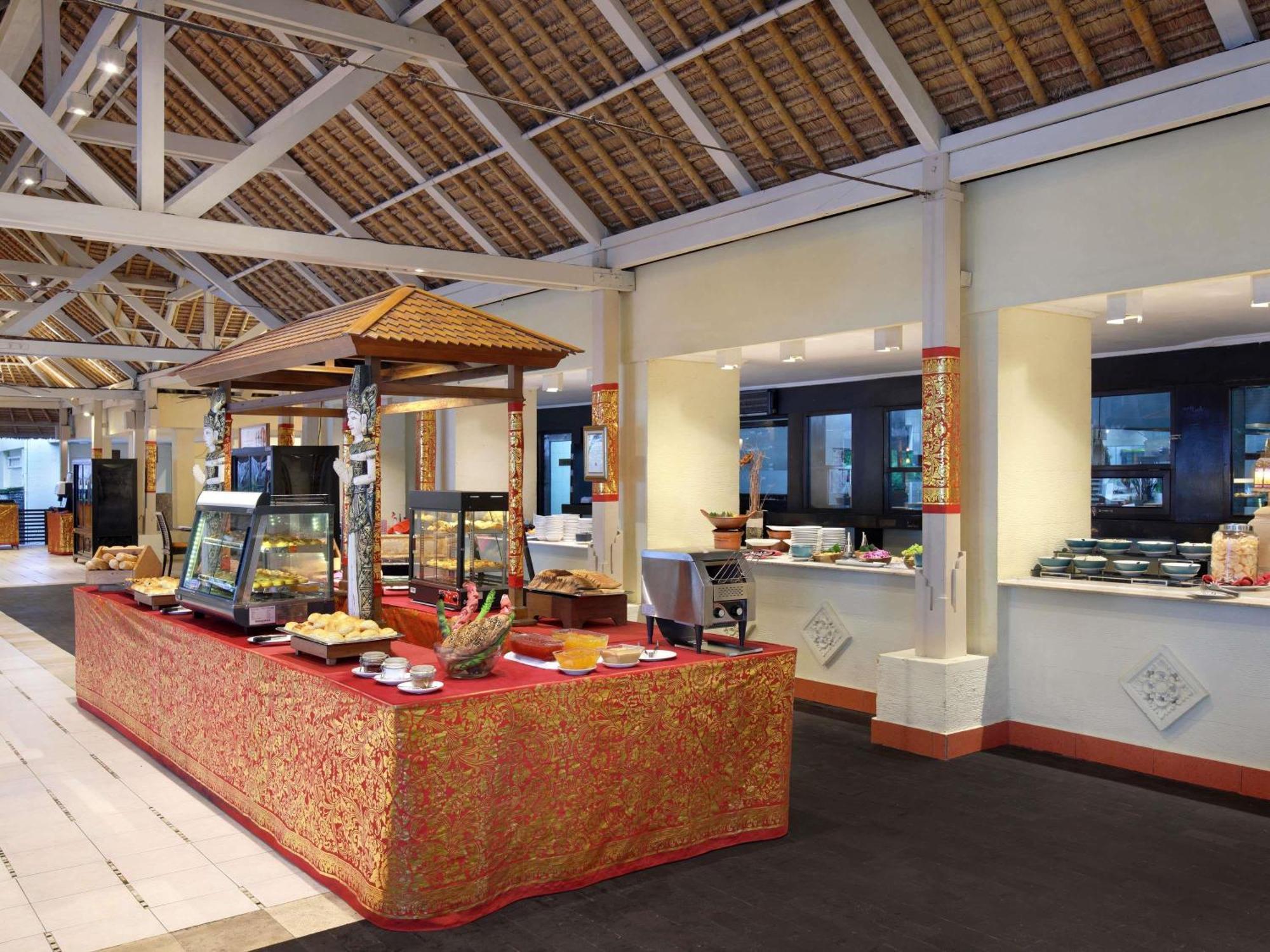 เมอร์เคียว รีสอร์ต ซานูร์ Hotel ภายนอก รูปภาพ