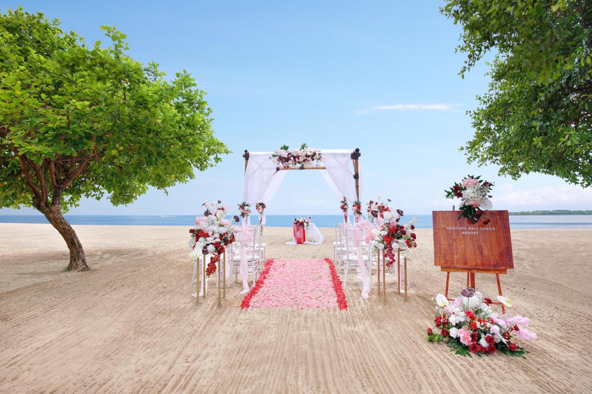เมอร์เคียว รีสอร์ต ซานูร์ Hotel ภายนอก รูปภาพ